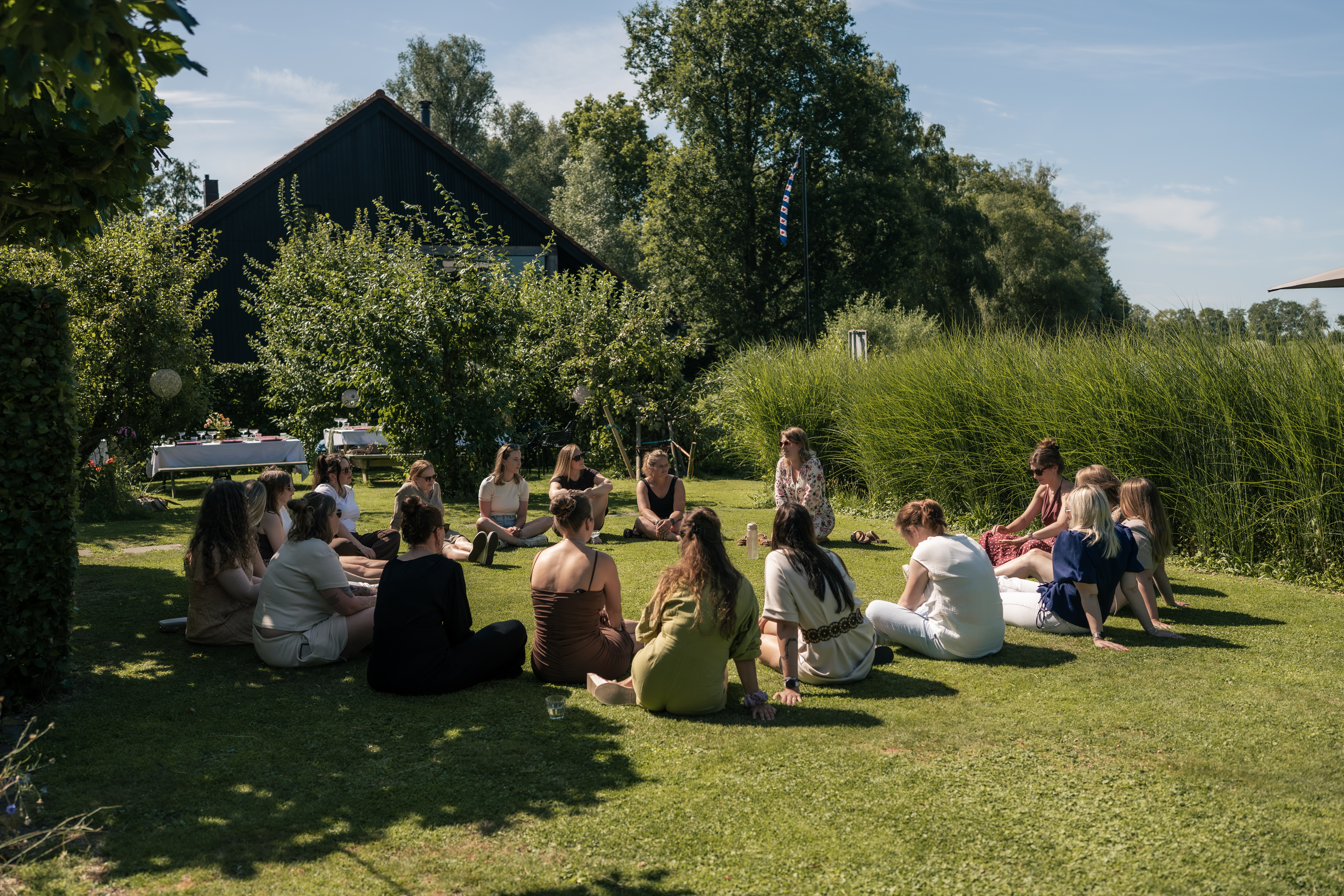 groep moeders in een cirkel